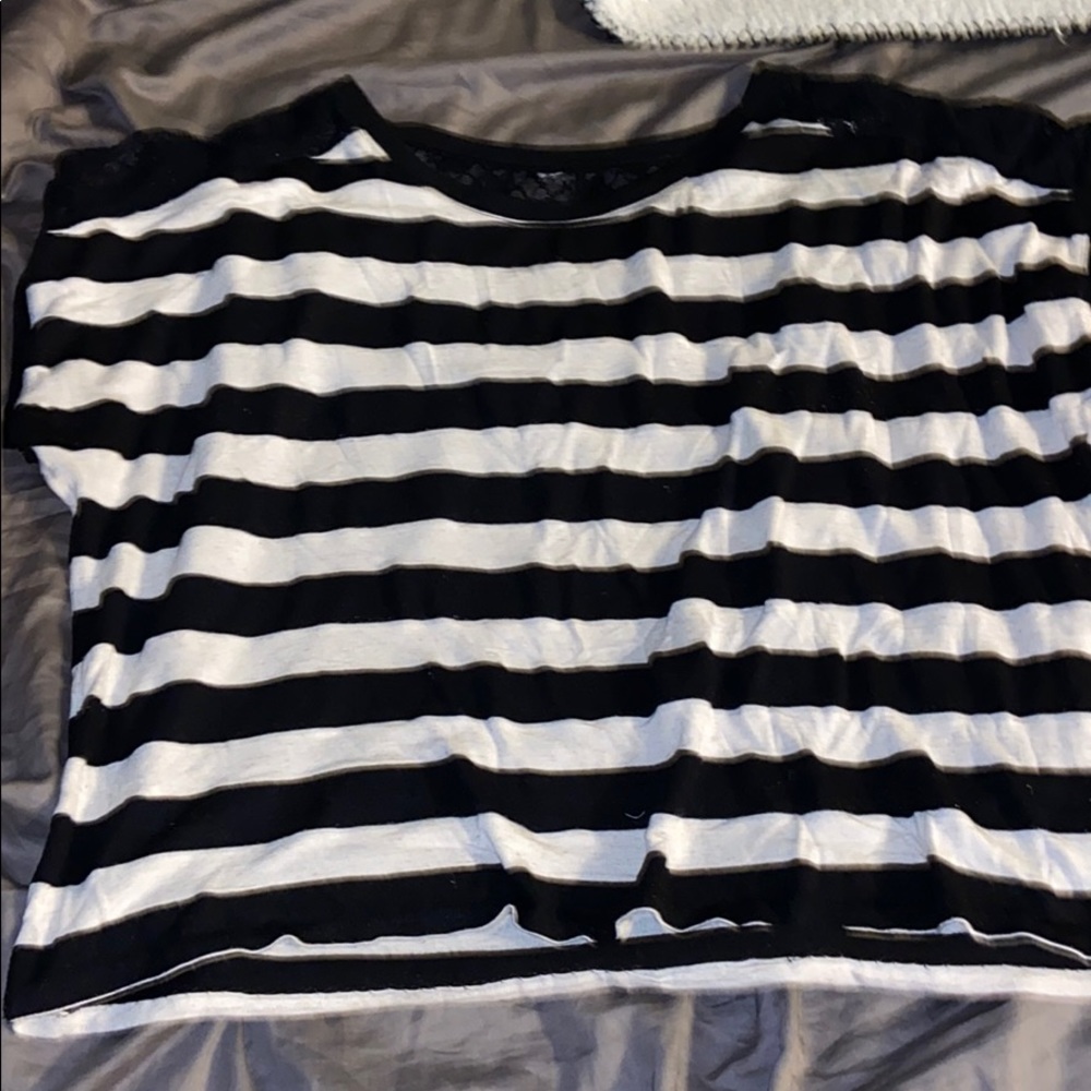 black and white t shirt
